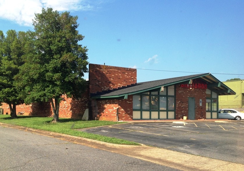 534 Hwy 70 SW, Hickory, NC for sale - Building Photo - Image 1 of 1