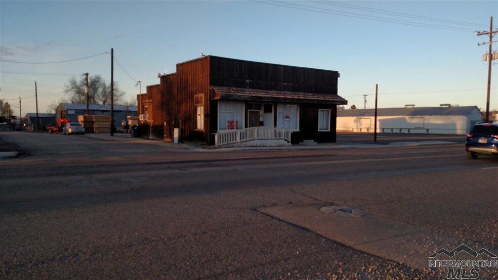 16 W Main St, Marsing, ID 83639