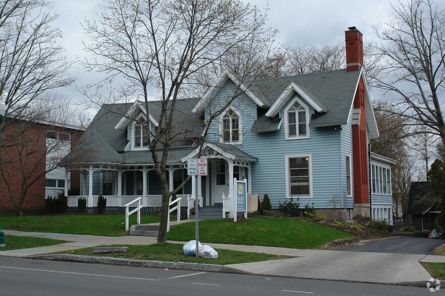 185 Genesee Pl, Auburn, NY for sale - Primary Photo - Image 1 of 1