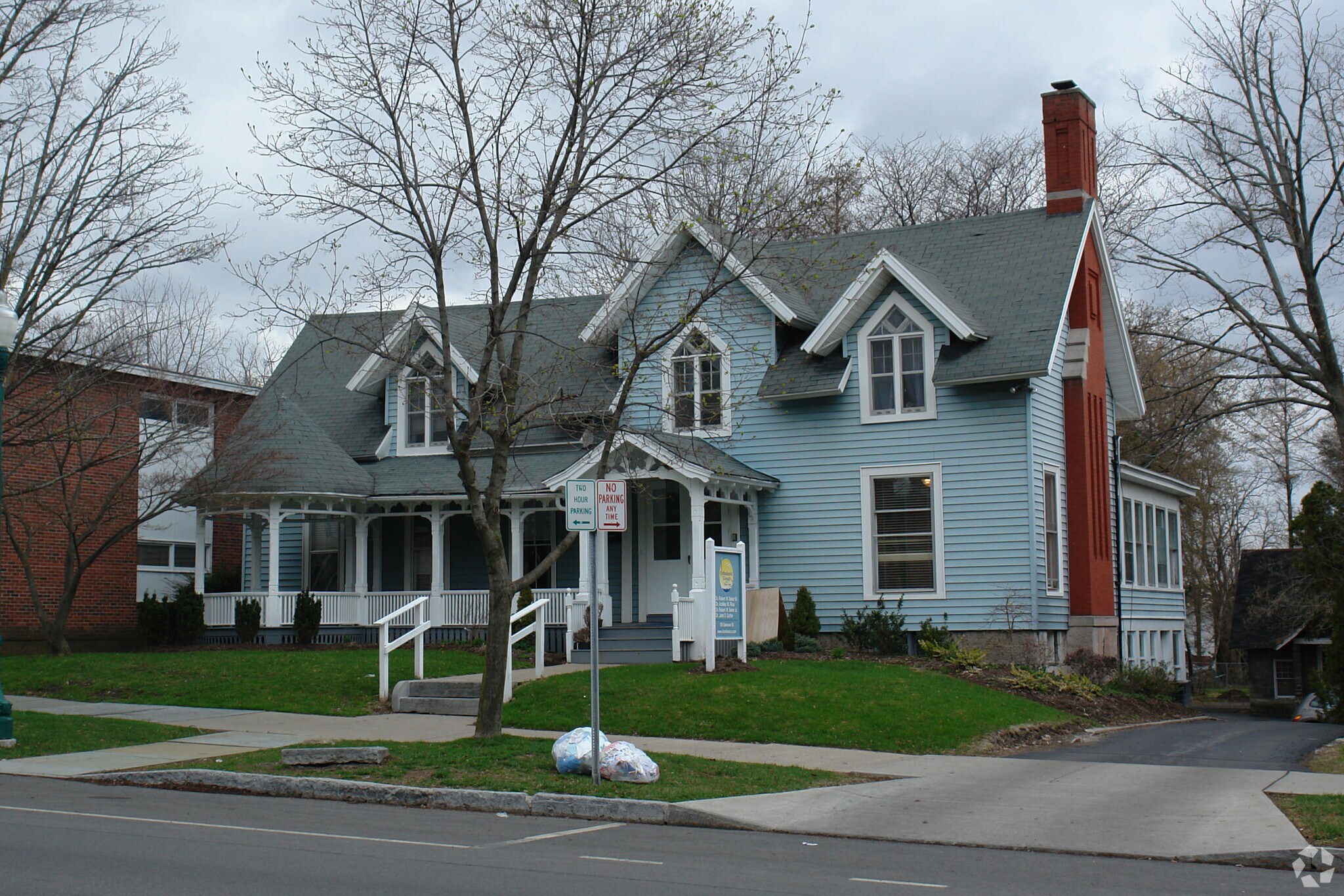 185 Genesee Pl, Auburn, NY for sale Primary Photo- Image 1 of 1