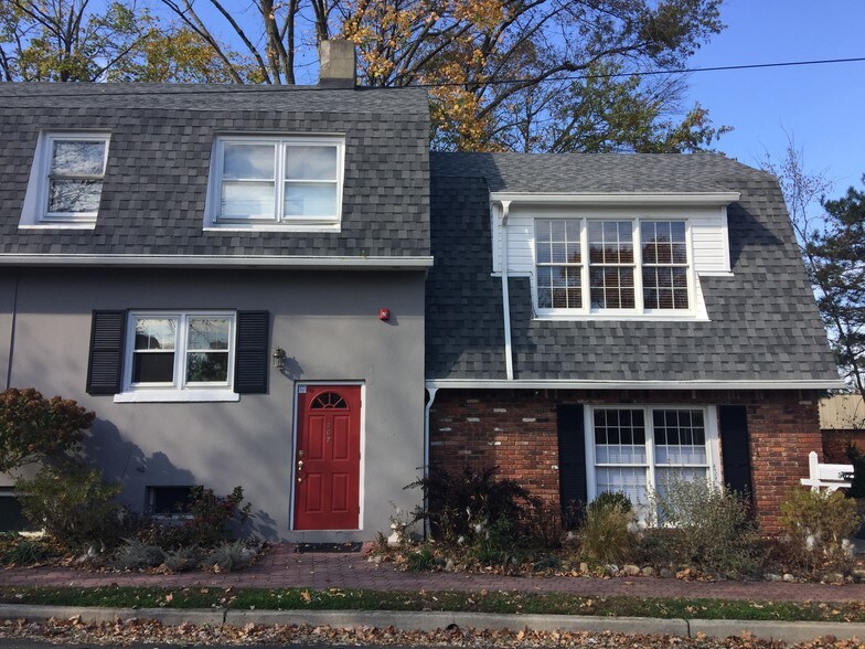 362 Main St, Wyckoff, NJ 07481
