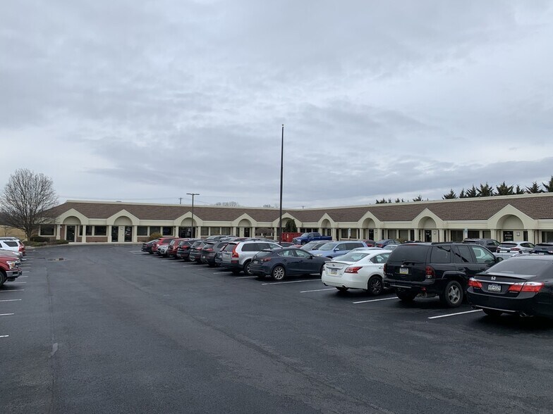 2211 Quarry Dr, West Lawn, PA for lease - Building Photo - Image 2 of 6