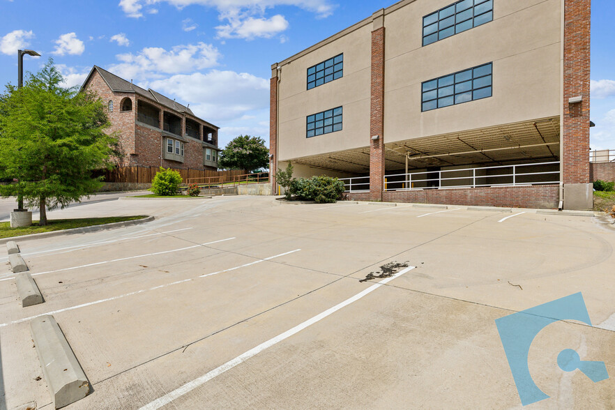 840 Ranchview Dr, Irving, TX for sale - Building Photo - Image 3 of 10