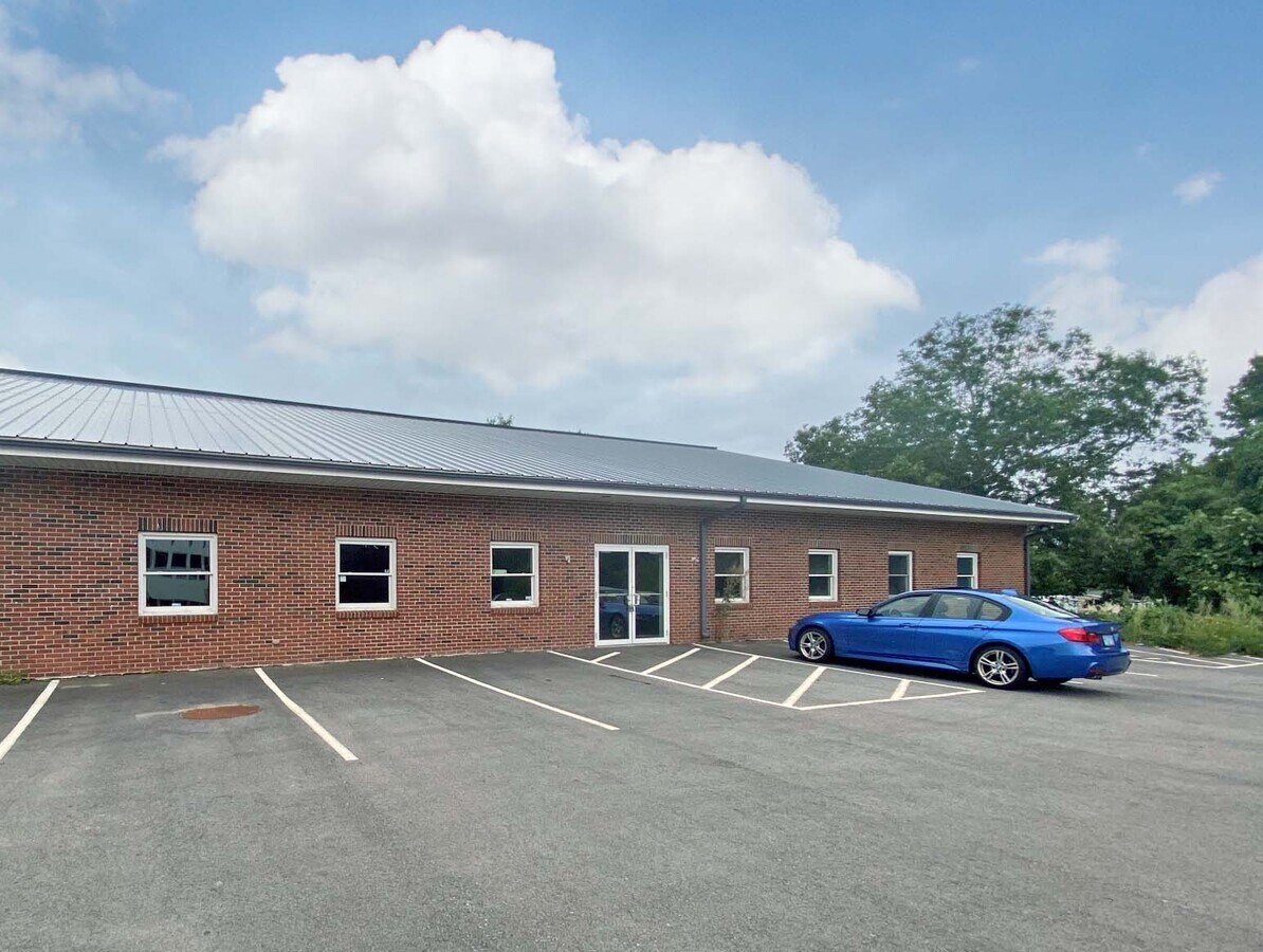 920 Lafayette Rd, Seabrook, NH 03874