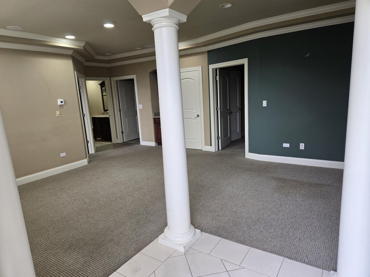 7700-7738 S Grant St, Burr Ridge, IL 60527 - Unit 7704 -  - Lobby - Image 1 of 5