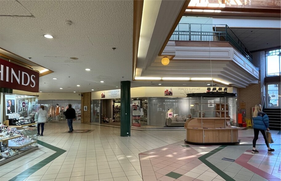 39 Green Lanes Shopping Centre, Barnstaple for lease - Building Photo - Image 1 of 22