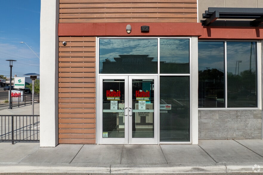 5721 E Broadway Blvd, Tucson, AZ for lease - Building Photo - Image 3 of 5