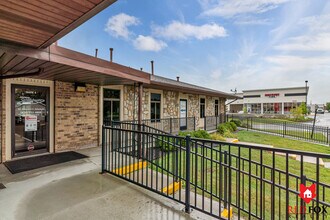 10683 S Saginaw St, Grand Blanc, MI for lease Building Photo- Image 2 of 37