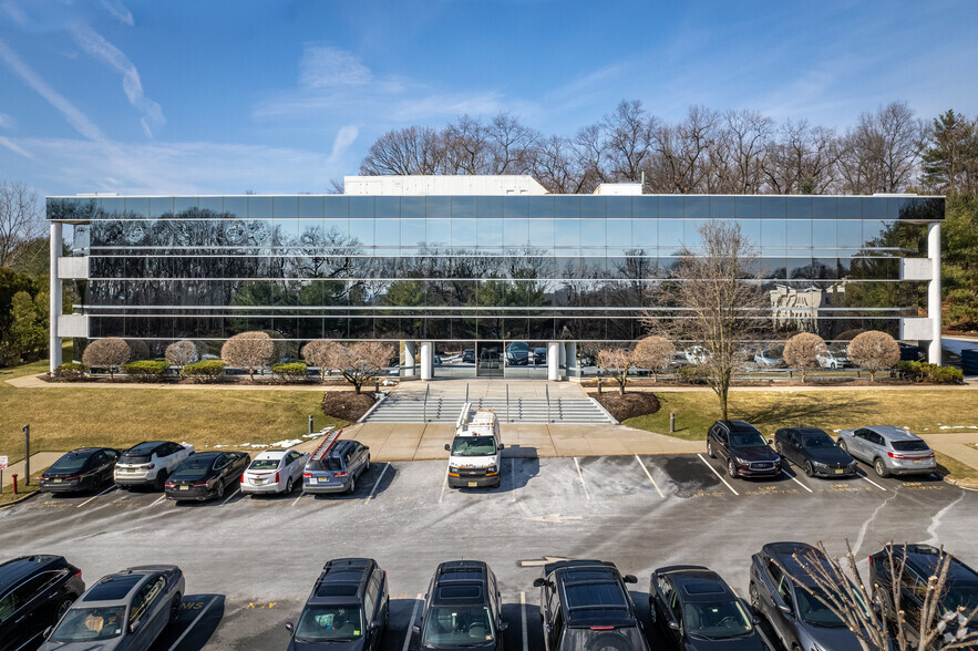 14 Walsh Dr, Parsippany, NJ for lease - Building Photo - Image 2 of 16