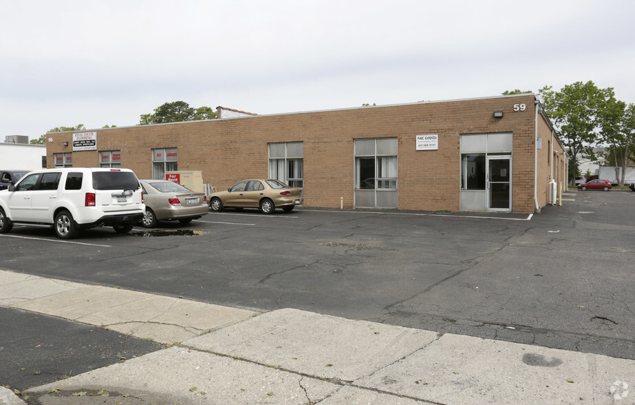 55-59 Remington Blvd, Ronkonkoma, NY for lease - Primary Photo - Image 1 of 7