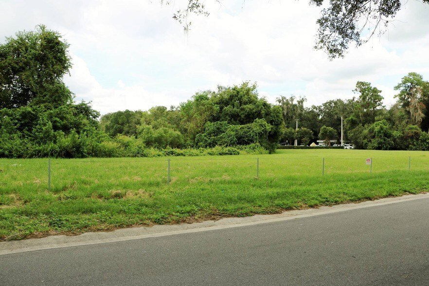 513 Eichenfeld Dr, Brandon, FL for sale - Building Photo - Image 1 of 1