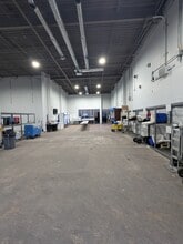 3021 W Harrison St, Chicago, IL for lease Interior Photo- Image 1 of 12