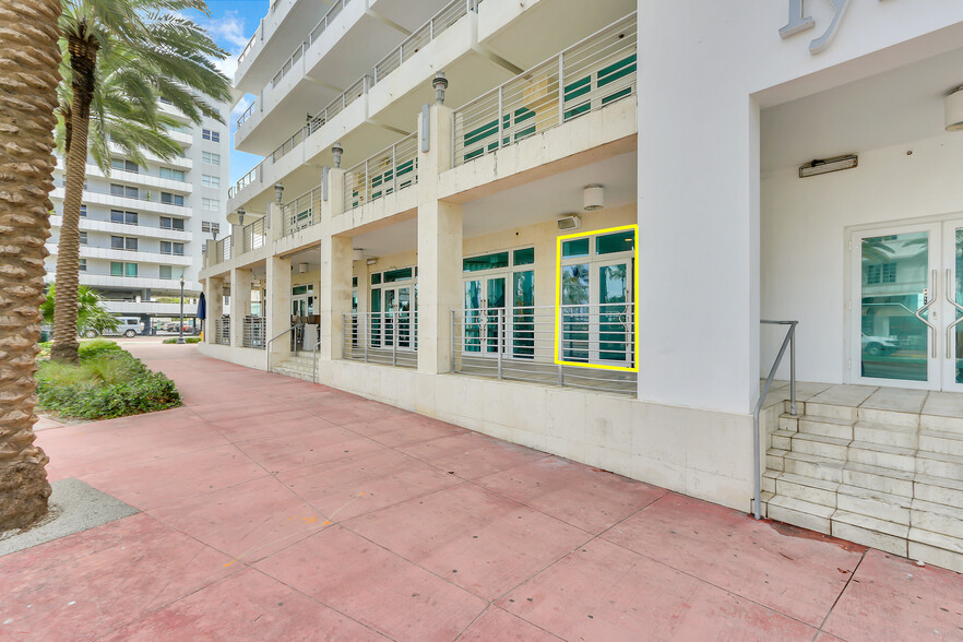 448 Ocean Dr, Miami Beach, FL for lease - Building Photo - Image 3 of 8