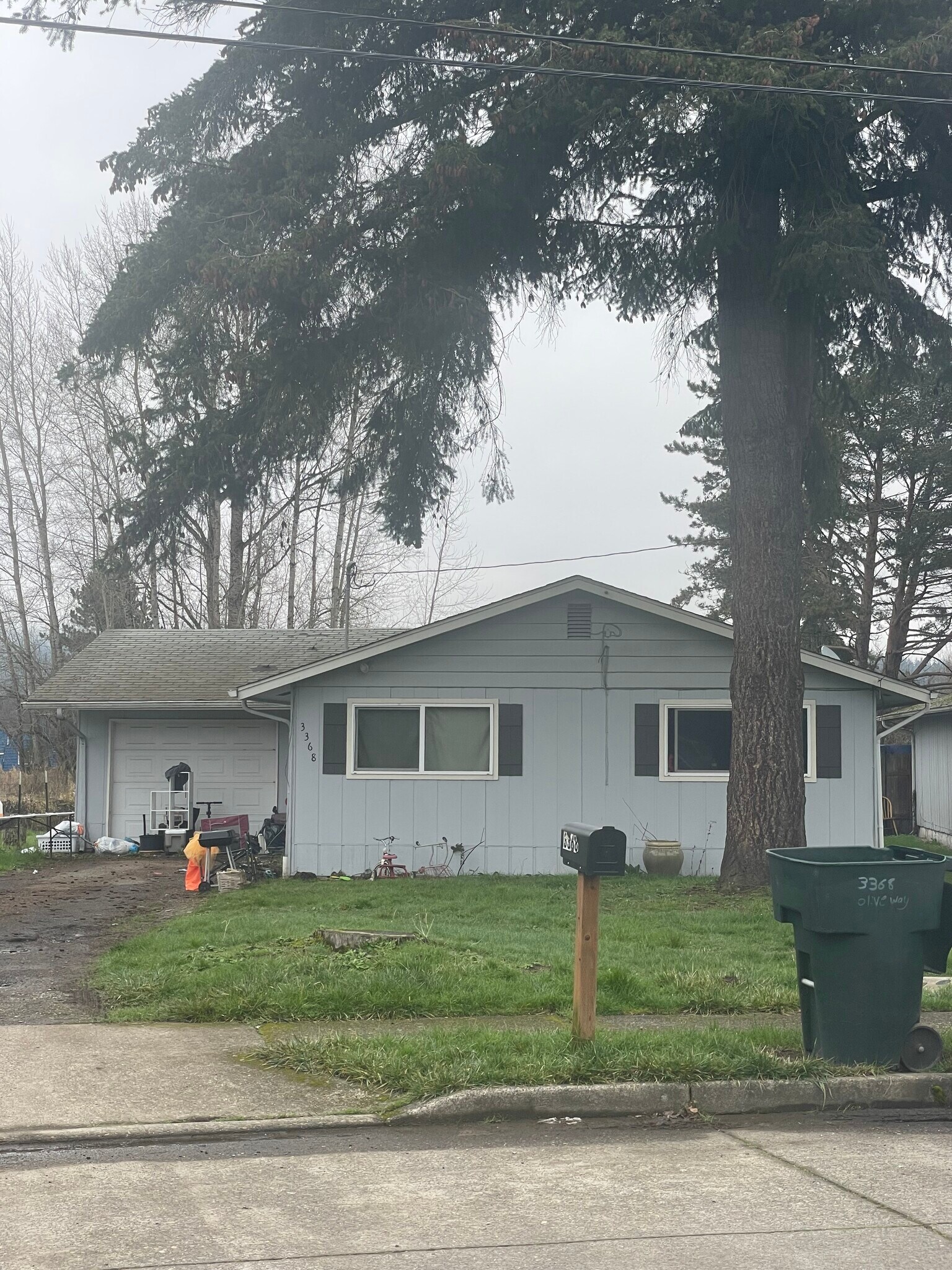 3368 Olive Way, Longview, WA for sale Primary Photo- Image 1 of 2