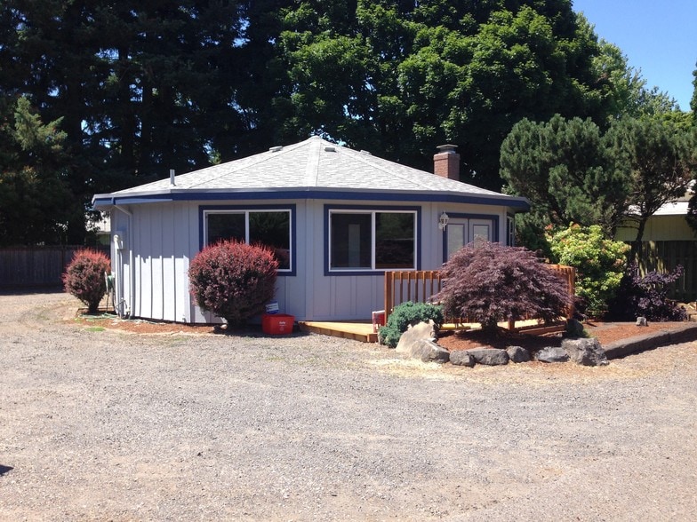1675 NE Hogan Dr, Gresham, OR for sale - Building Photo - Image 3 of 8