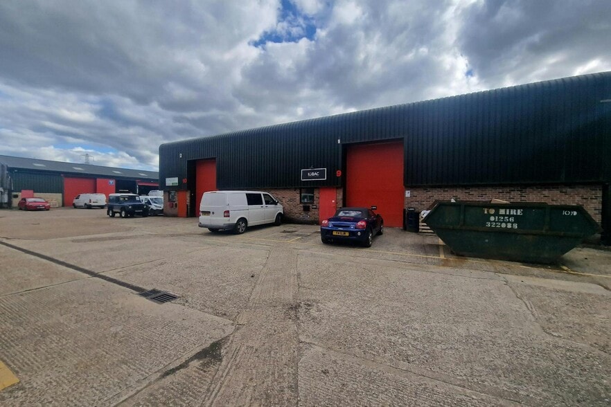 Berry Ct, Bramley for lease - Building Photo - Image 2 of 2