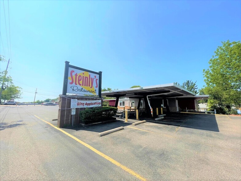 235 E Waterloo Rd, Akron, OH 44319 Retail for Sale