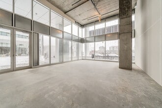 5273 Av De Courtrai, Montréal, QC for lease Building Photo- Image 2 of 3