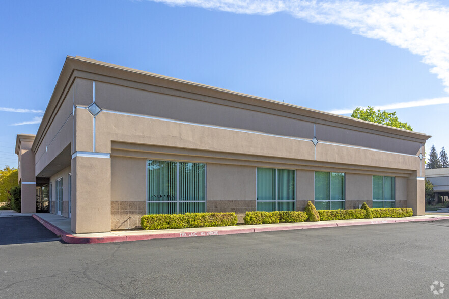 7675 N Ingram Ave, Fresno, CA for lease - Building Photo - Image 2 of 4