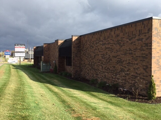 118 Homestead Dr, New Richmond, WI for lease Building Photo- Image 1 of 13