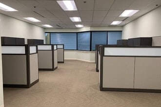 2458 Old Dorsett Rd, Maryland Heights, MO for lease Interior Photo- Image 2 of 4