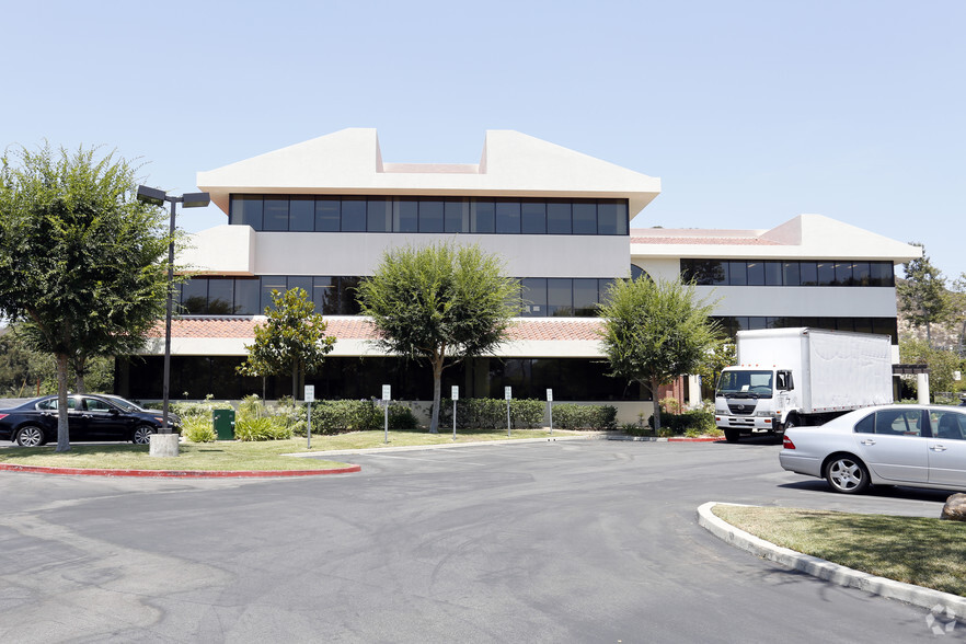 4580 E Thousand Oaks Blvd, Westlake Village, CA for lease - Building Photo - Image 2 of 6