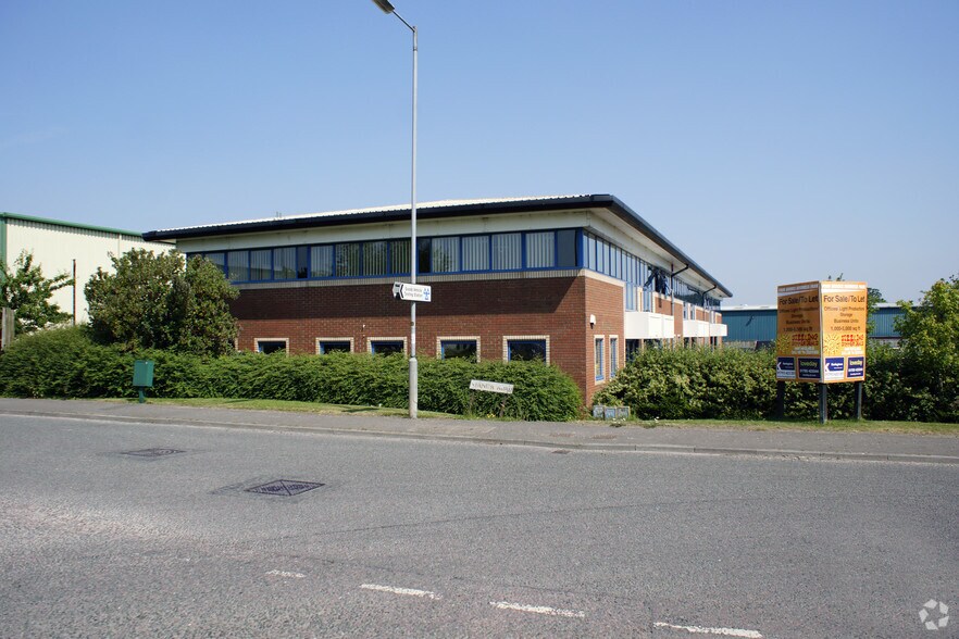 Stanier Rd, Calne for sale - Primary Photo - Image 1 of 1