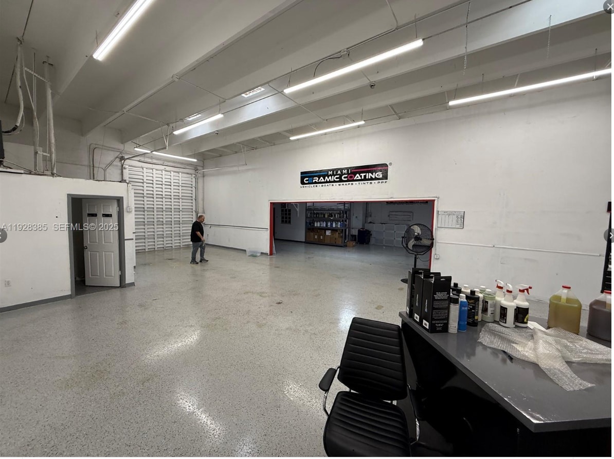 10674 SW 186th Ln, Cutler Bay, FL for lease Interior Photo- Image 1 of 11