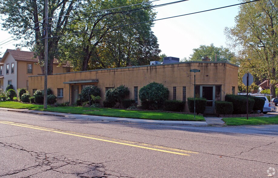 6020 Chicago Rd, Warren, MI 48092