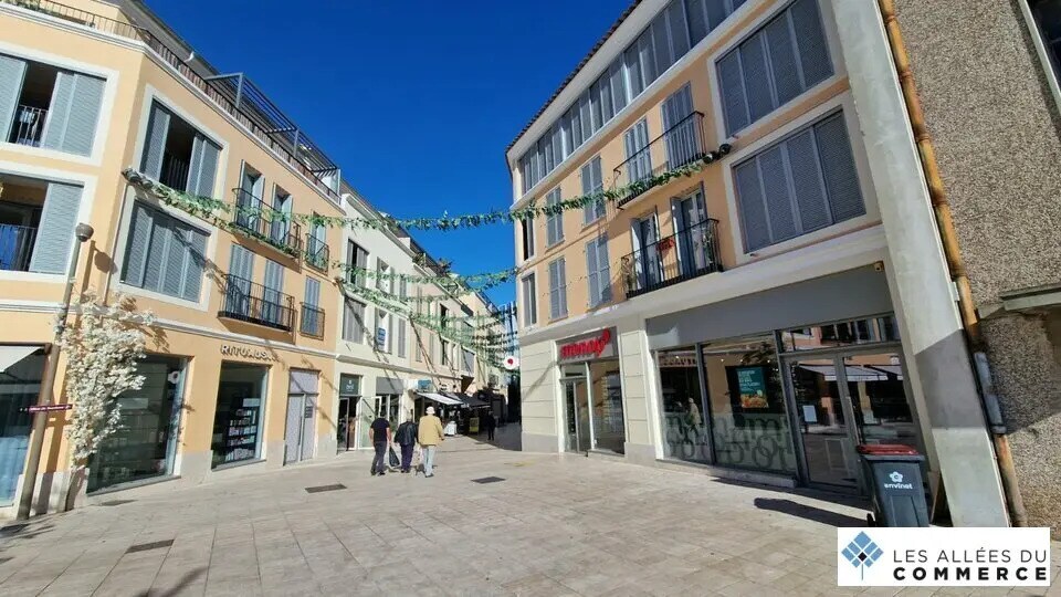 Retail in Antibes for lease - Building Photo - Image 3 of 5