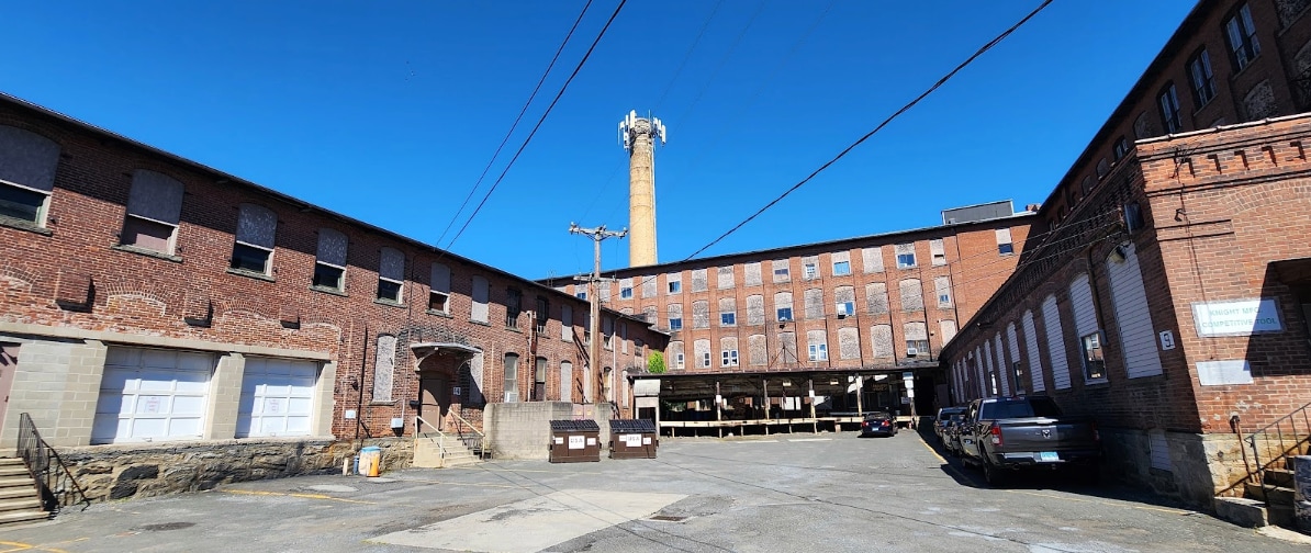 1669 Thomaston Ave, Waterbury, CT for lease Building Photo- Image 1 of 15