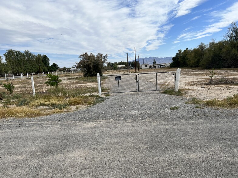 160 S Leslie, Pahrump, NV for sale - Building Photo - Image 2 of 5