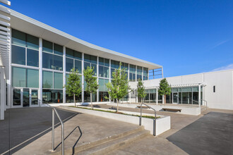 7701 Lemmon Ave, Dallas, TX for lease Building Photo- Image 1 of 1