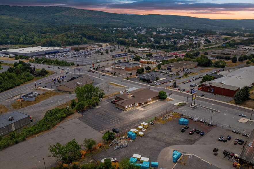 380 Coal St, Wilkes Barre, PA for lease - Primary Photo - Image 1 of 45