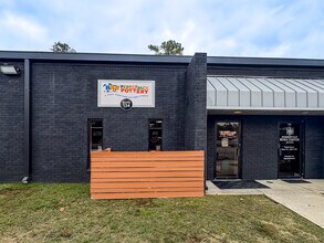 622 Old Trolley Rd, Summerville, SC for lease Interior Photo- Image 2 of 8