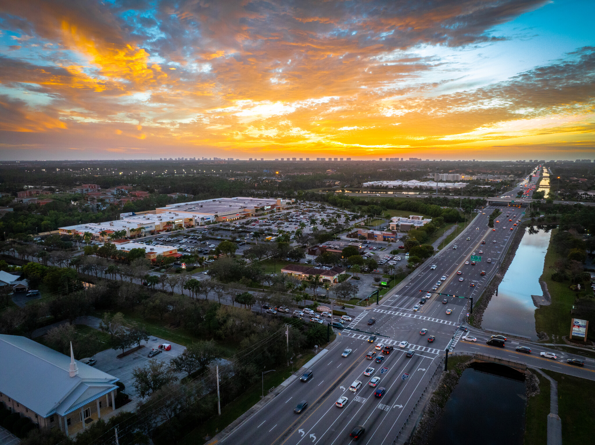 2405 Tarpon Bay Blvd, Naples, FL for lease Building Photo- Image 1 of 10