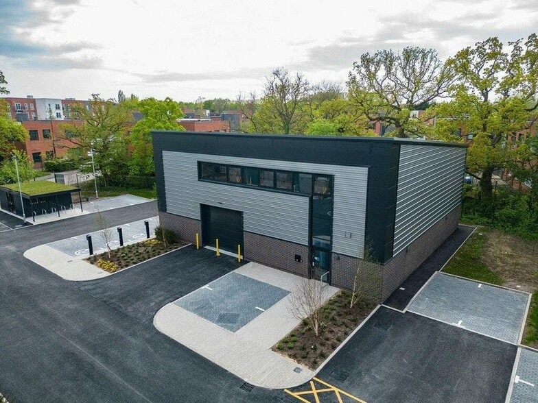 Longstone Rd, Manchester for lease - Building Photo - Image 3 of 9