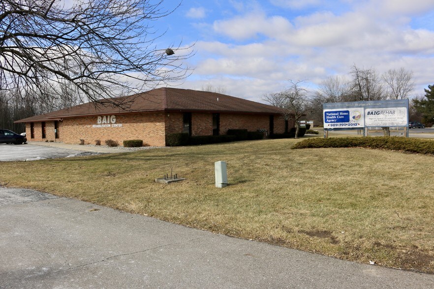 3055 Hallmark Ct, Saginaw, MI 48603