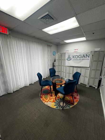 5700 Lake Worth Rd, Greenacres, FL for lease - Building Photo - Image 3 of 22