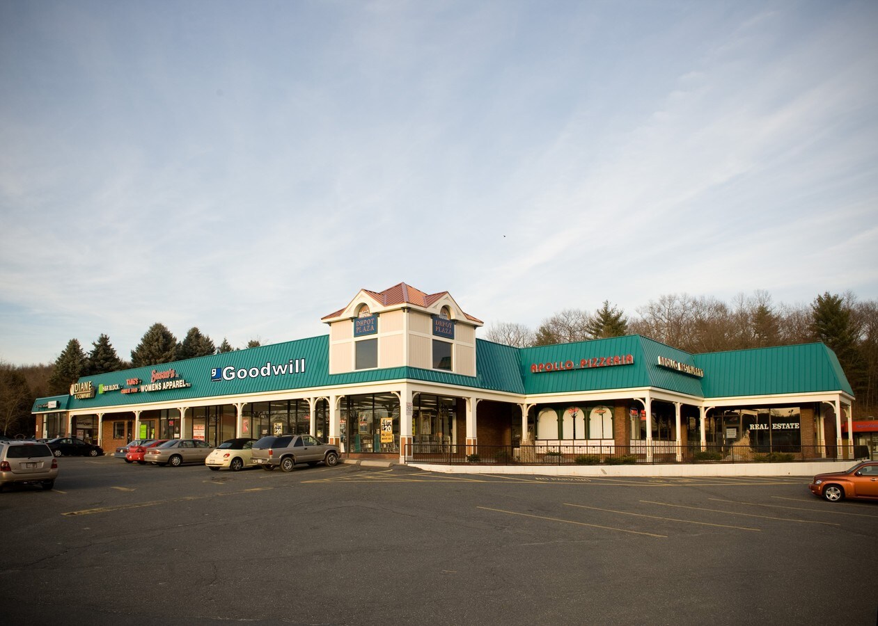 1581 N Main St, Palmer, MA, 01069 Retail Space For Lease