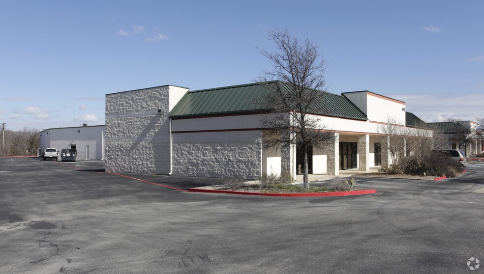 475 Round Rock West Dr, Round Rock, TX for lease - Building Photo - Image 3 of 6