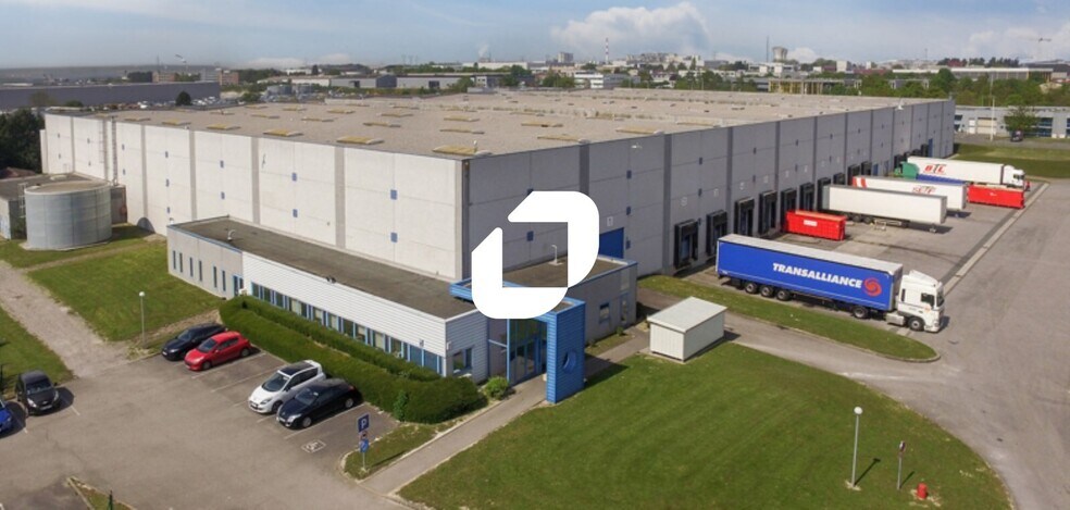 Industrial in Amiens for lease - Building Photo - Image 2 of 8