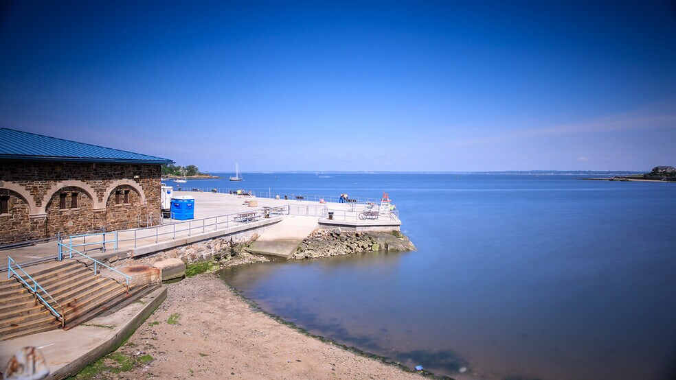 94 Hudson Pk Rd, New Rochelle, NY for sale - Primary Photo - Image 1 of 1