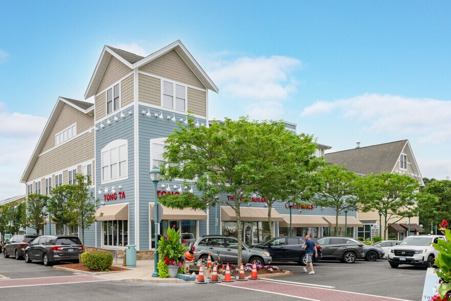 50 South County Commons Way, South Kingstown, RI for sale - Primary Photo - Image 1 of 1