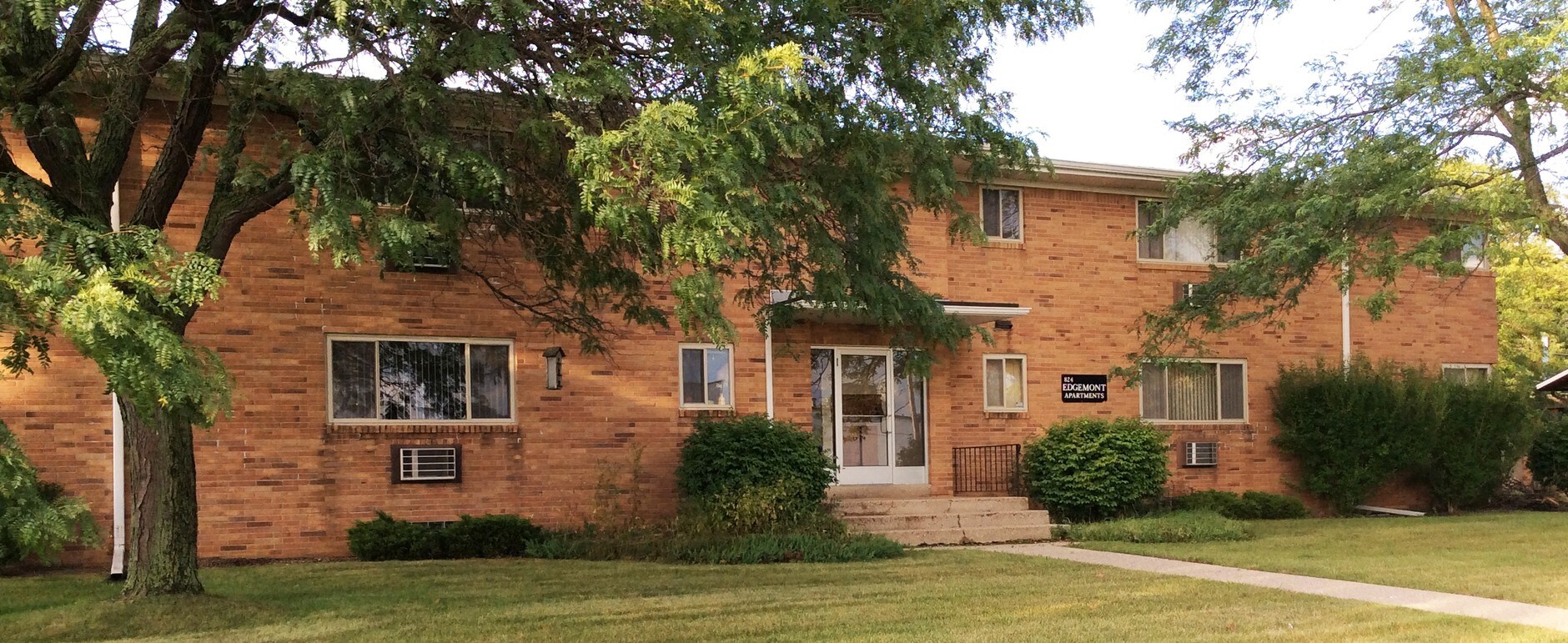 824 Edgemont Blvd, Lansing, MI 48917