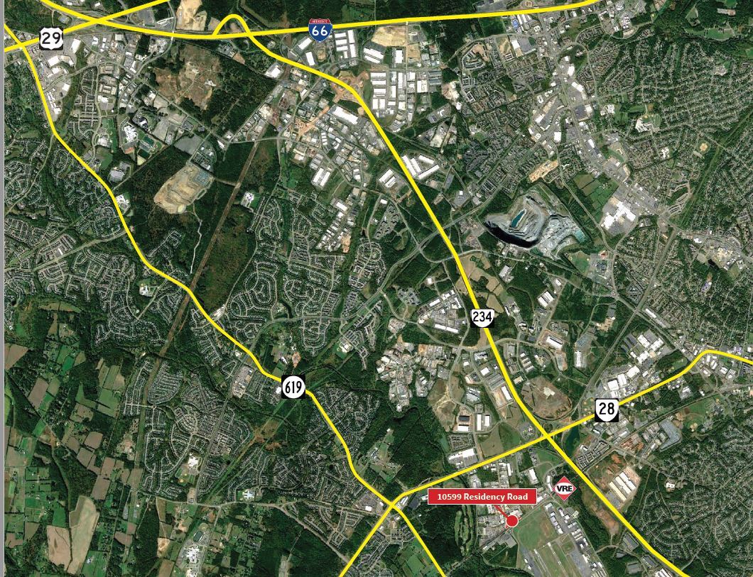 10599 Residency Rd, Manassas, VA 20110 Paved and Fenced Yard