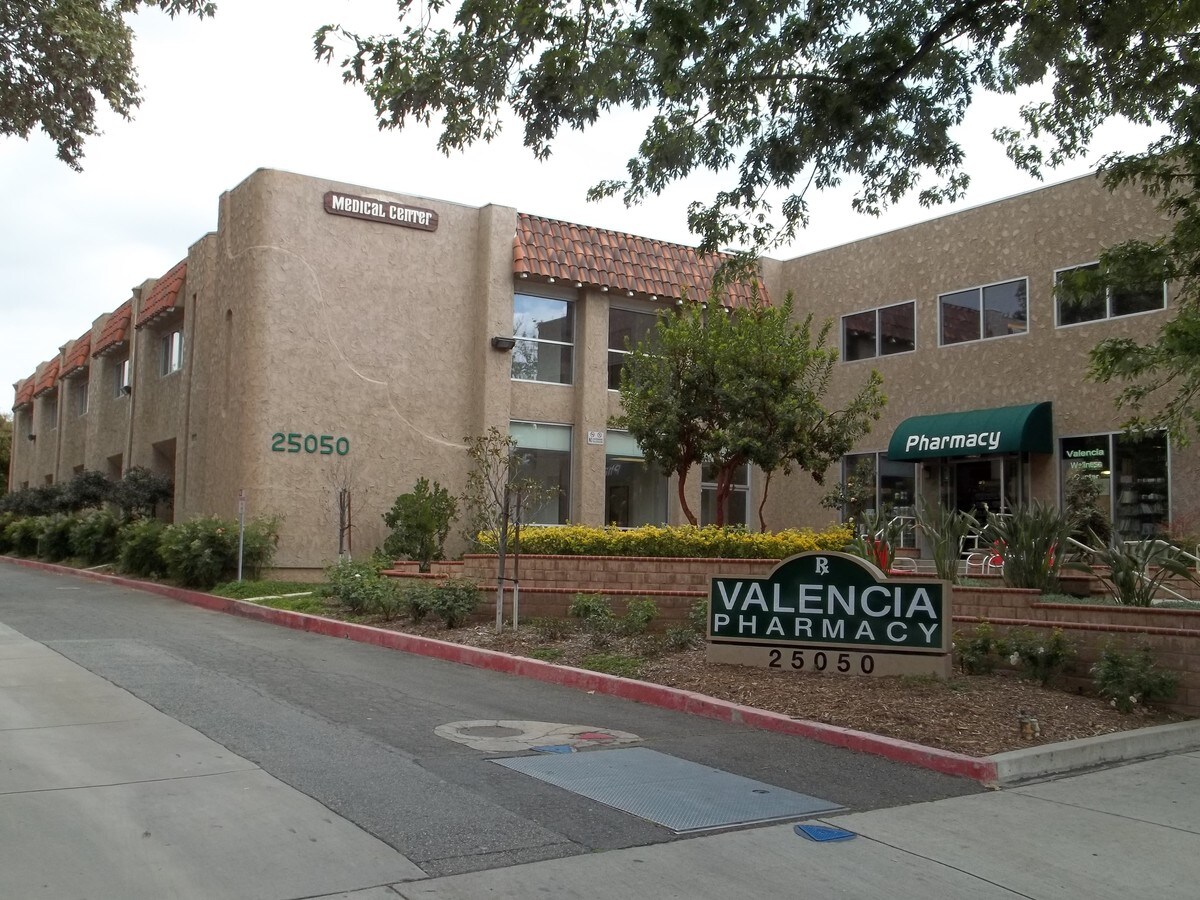 25050 Peachland Ave, Newhall, CA 91321