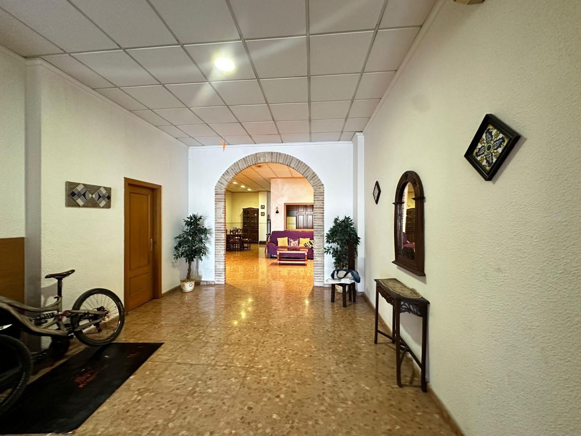 Retail in Carlet for sale Building Photo- Image 1 of 27