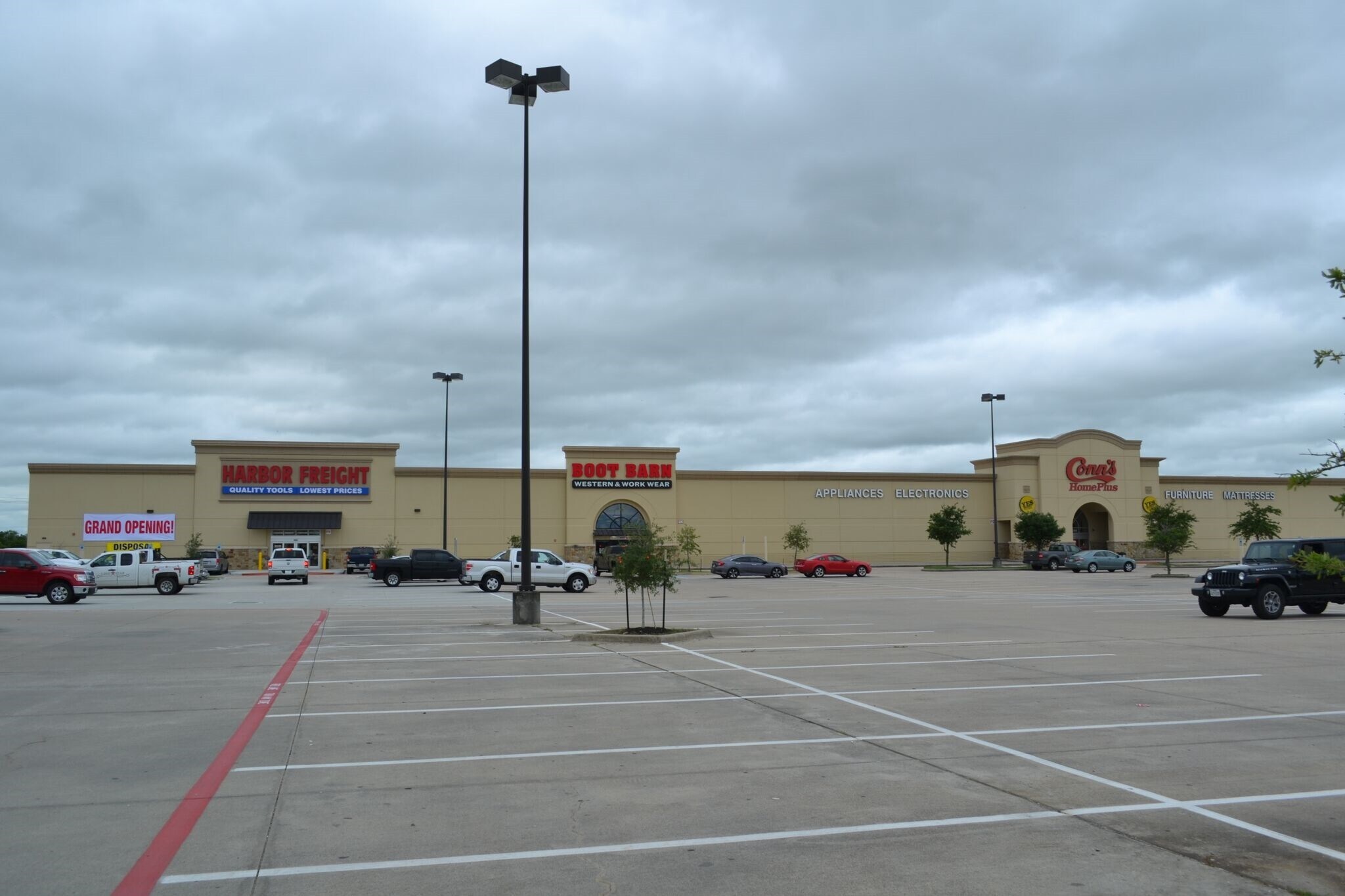 7735-7855 Memorial Blvd, Port Arthur, TX for lease Building Photo- Image 1 of 4