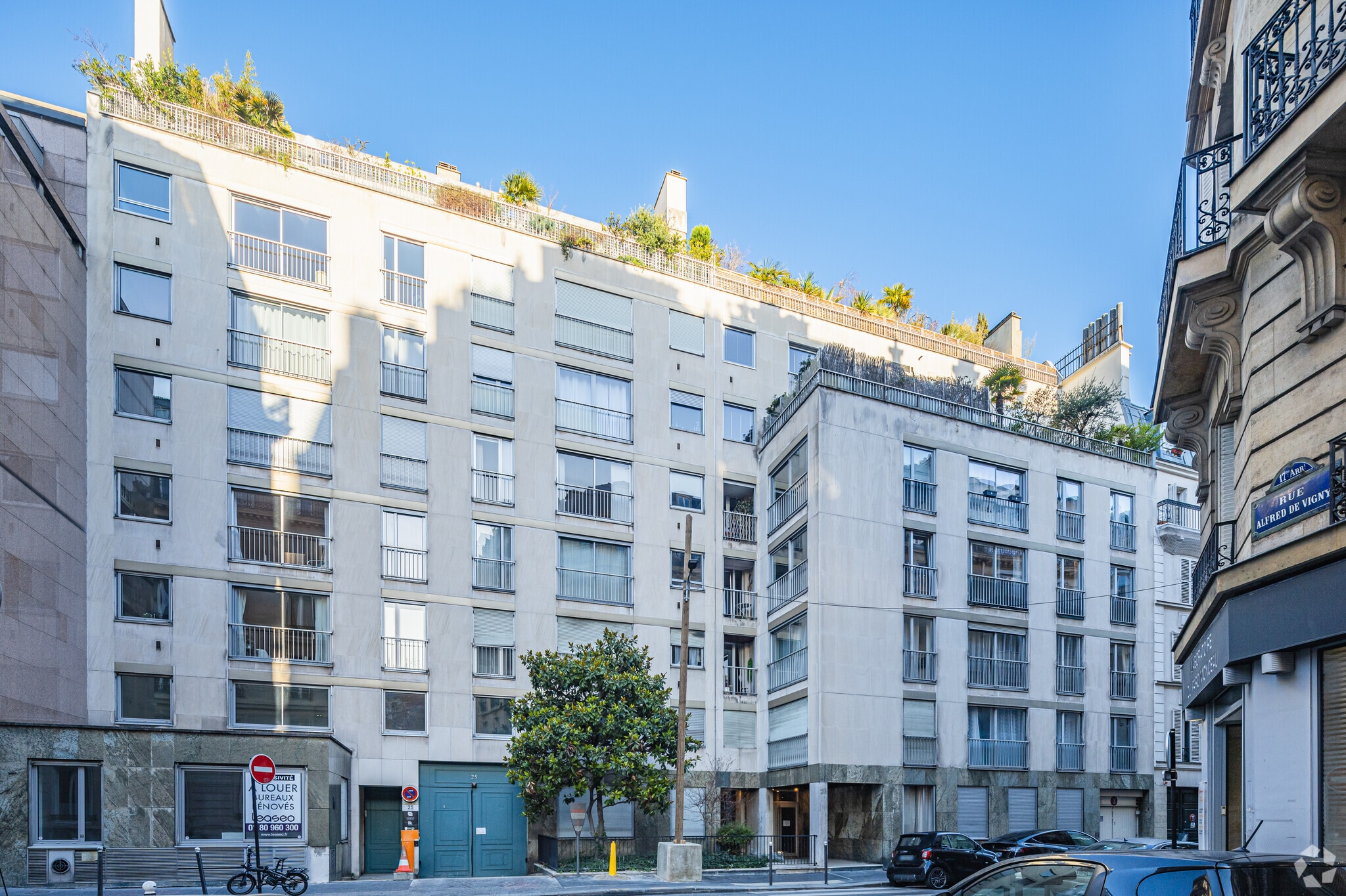 25 Rue De Chazelles, Paris for lease Primary Photo- Image 1 of 4